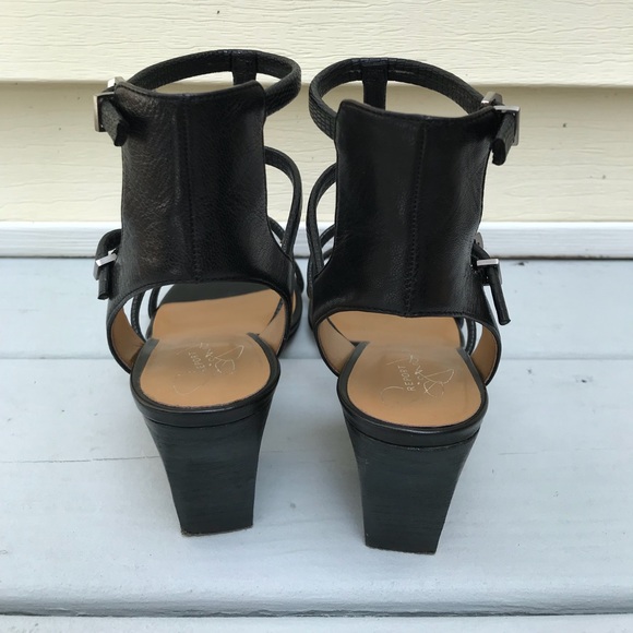 Report Signature Block Heel Sandals - Picture 3 of 7